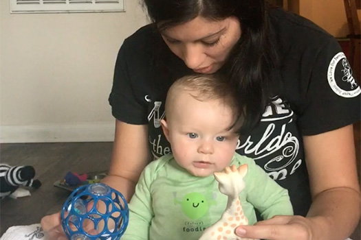 Infant choice with &ldquo;Noticing&rdquo; language from adult